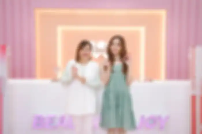 Agatha Chelsea K-Beauty Enthusiast dan Susanti di acara Barenbliss BNB