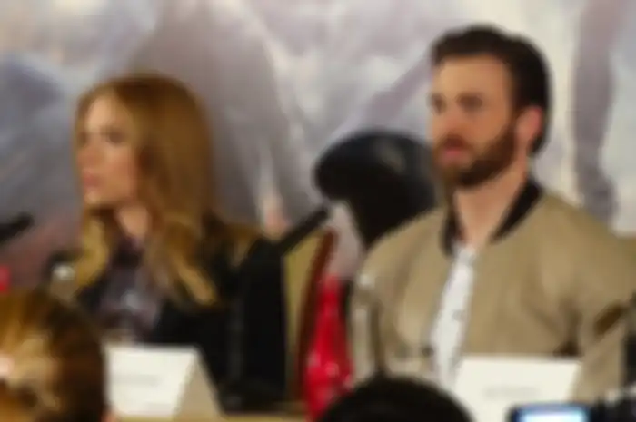 Scarlett Johansson bakal reunian lagi nih sama Chris Evans dalam film baru berjudul 'Ghost'.