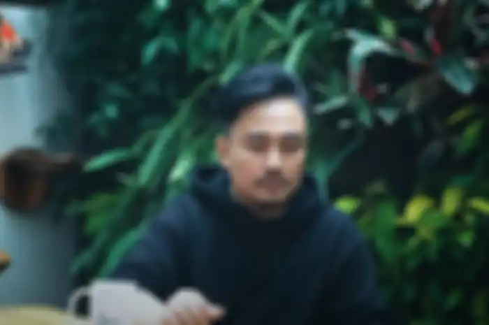 Perbincangan Denny Sumargo dan Denny Darko mengenai pengalamannya pura-pura bisa meramal. 