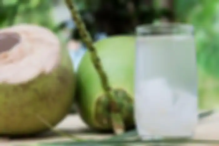 Air kelapa dicampur jeruk nipis berbahaya bagi tubuh seseorang dalam kondisi tertentu.