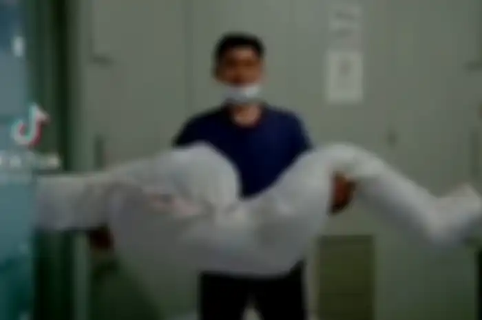 Viral Video Paket Bentuk Aneh dan Menyeramkan, Ternyata Begini Penampakan Isi Boneka Latihan MuayThai 
