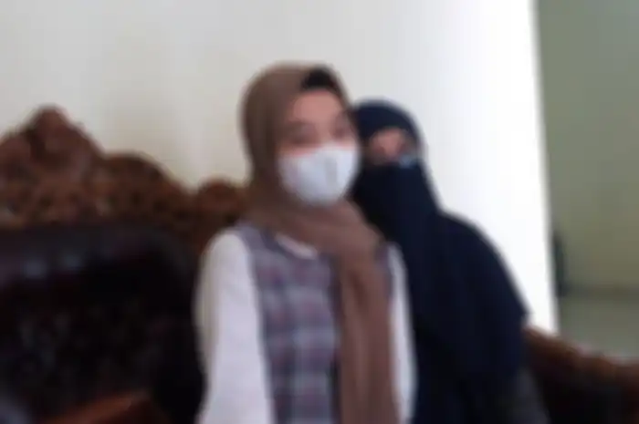 Ajeng dan Ibu kandungnya