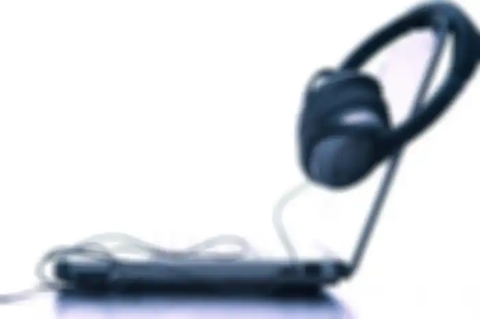 Ilustrasi download lagu di internet.