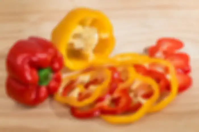 Paprika adalah salah satu buah yang sering dijadikan campuran berbagai sajian masakan.