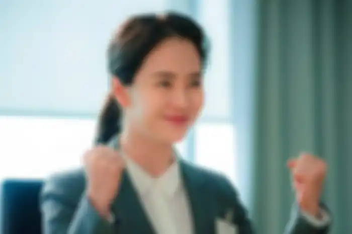 Song Ji Hyo dalam drama Korea Was It Love?