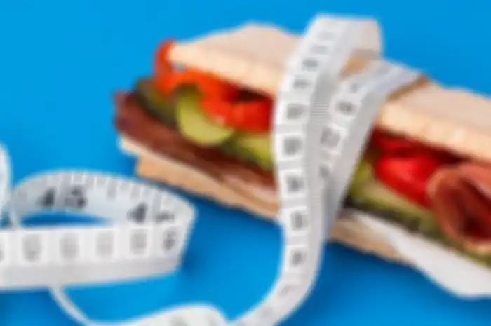 Bagaimana cara menurunkan berat badan di usia 40 tahun? 