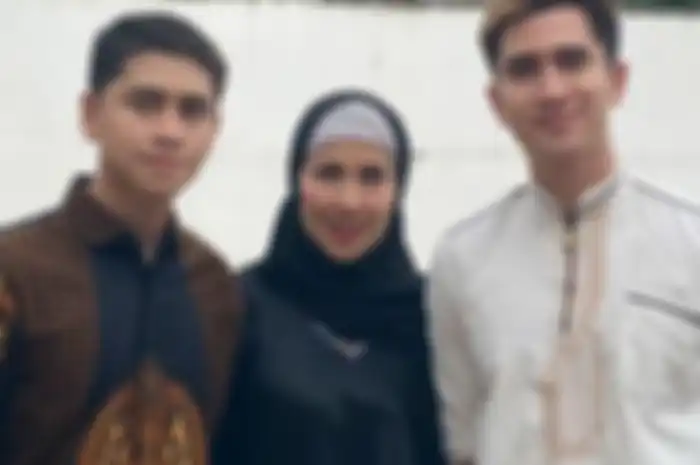 Venna Melinda dan anak-anaknya