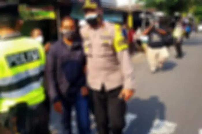Ini sosok Suroto yang membentangkan poster ke Jokowi saat di Blitar