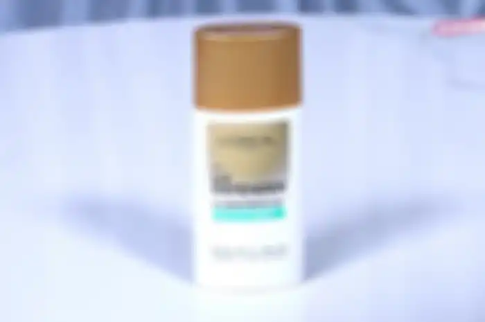 L'Oreal UV Defender UV Serum Protection Matte & Fresh