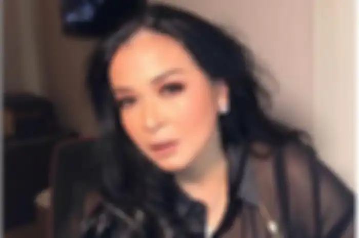 Istri Ajun Perwira, Jennifer Jill. 