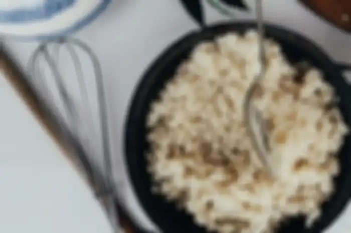 Nasi cepat kering dan menguning