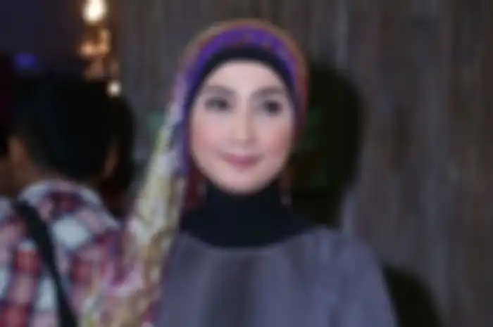 Desy Ratnasari sempat diisukan dengan seorang pria yang punya profesi mentereng.