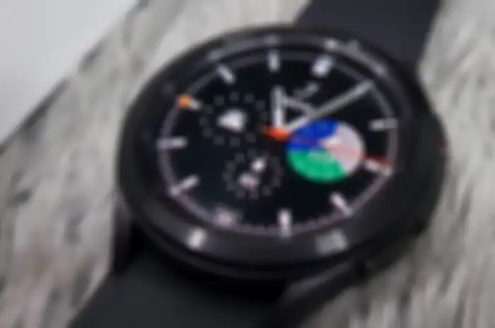 Ilustrasi update software Samsung Galaxy Watch Series yang akan menghadirkan fitur baru bernama Camera Controller