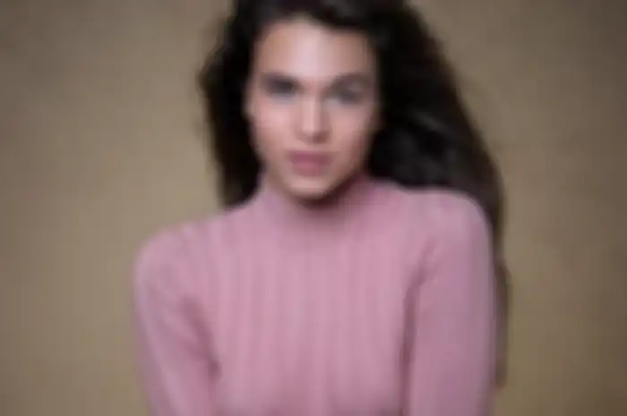 Finalis Miss Universe 2021 asal Belanda, Julia Sinning 