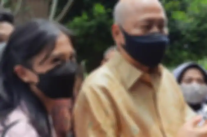 Tyna Kanna saat ditemui di Pengadilan Agama Jakarta Selatan, Selasa (21/9/2021) didampingi Denny Kailimang, kuasa hukumnya.