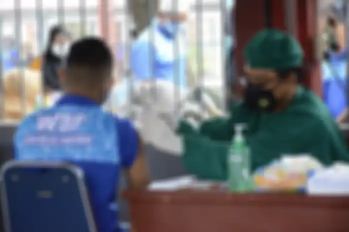 Vaksinasi warga binaan di lapas Makassar