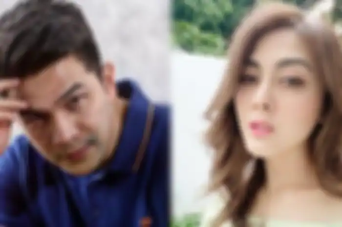 Jonathan Frizzy dan Dhena Devanka
