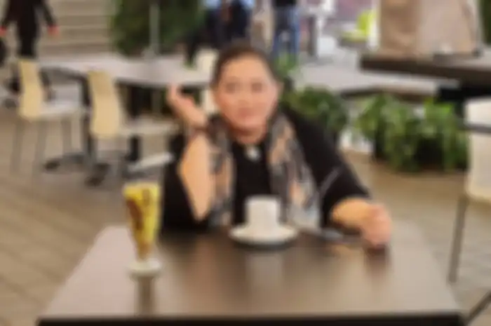Baru-baru ini, penarawangan paranormal kejawen soal penyanyi R kena santet ramai dibahas. Ini ciri-cirinya yang jadi sorotan.