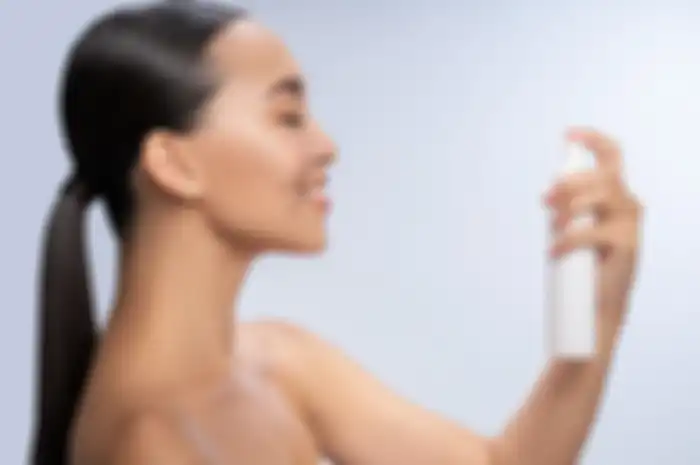 Face mist lokal yang menjadi skincare viral di TikTok.
