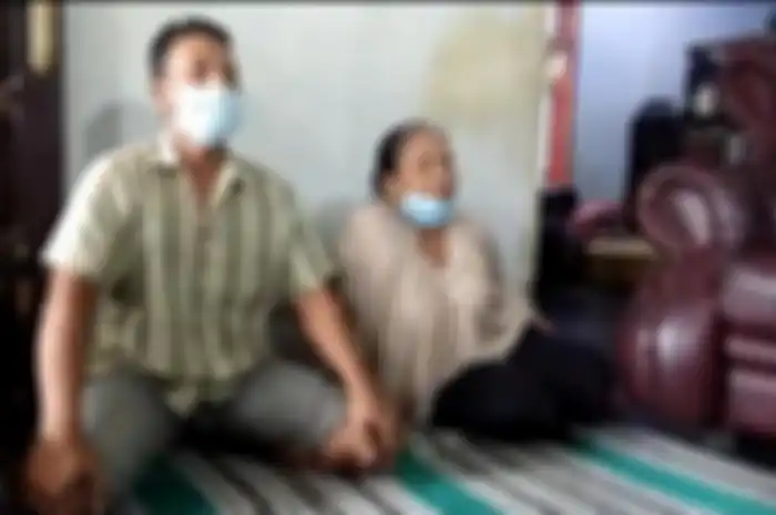 Keluarga korban Ananda Rahel Pratama yang meninggal usai divaksin di SMAN 1 Kencong