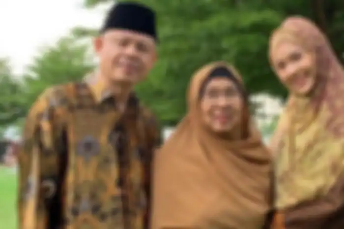 Potret Sa Anisa Nugraha bersama kedua orang tuanya