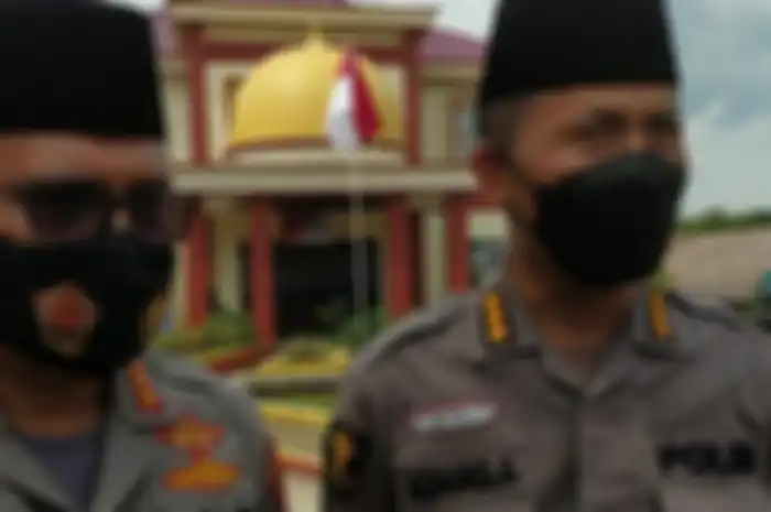 Kabid Humas Polda Jabar Kombes Pol Erdi Adrimulan Chaniago (kiri)