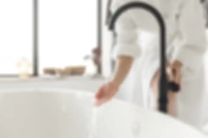 Cara menghilangkan kotoran bathtub