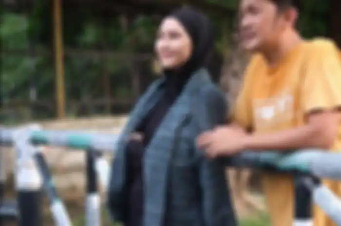 Zaskia Adya Mecca dan Hanung Bramantyo