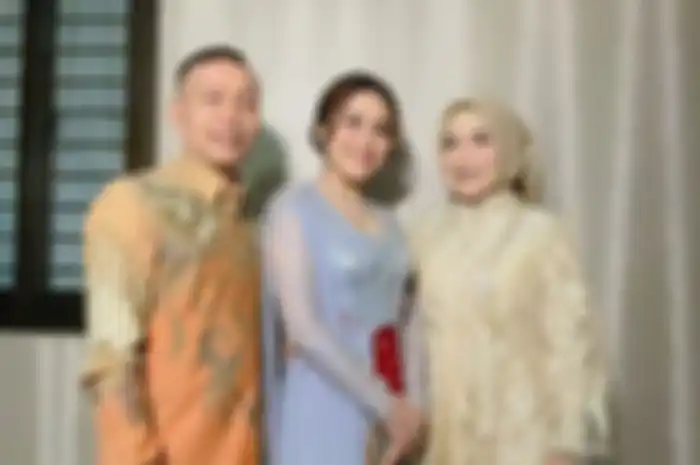 Abdul Rozak, Ayu Ting Ting, Umi Kalsum