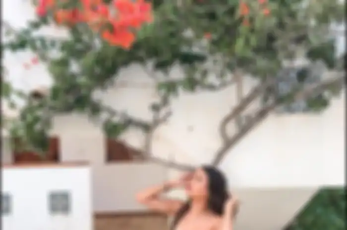 Foto Ria Andrews yang disebut teman dekat Stefan Williams ternyata sudah  ditemukan di media sosial. Tapi, netizen dibikin bertekuk lutut.