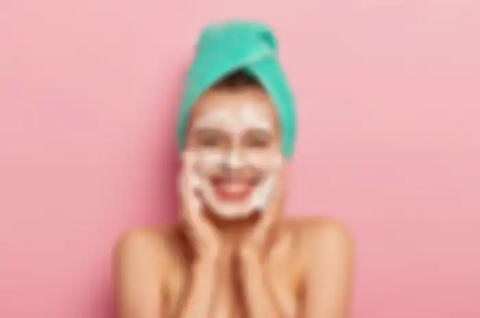 ilustrasi mencuci muka