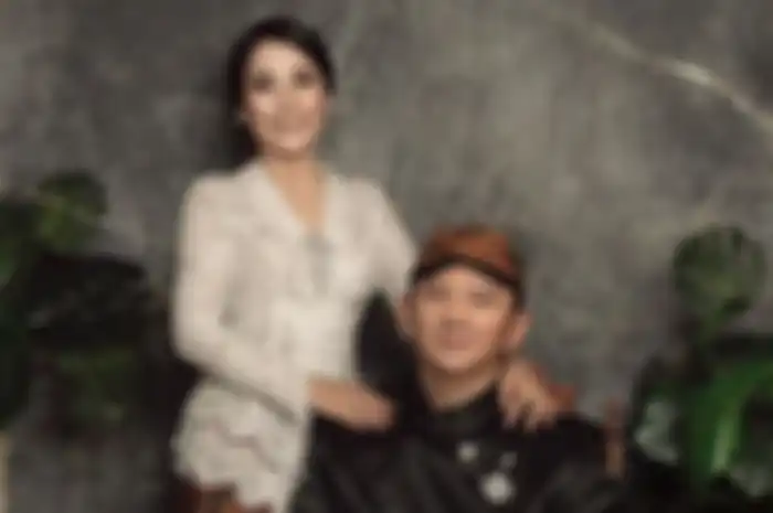 Puput Nastiti Devi masuk Kristen.