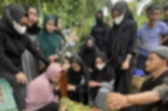 Soimah yang mengunggah foto duka itu membuat netizen mengirimkan bela sungkawa untuk Putri DA.