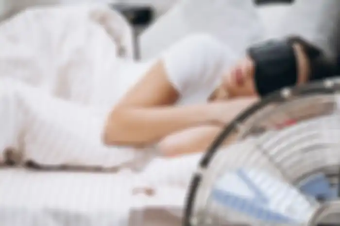 Ternyata ini bahaya menggunakan kipas angin menyala saat tidur.