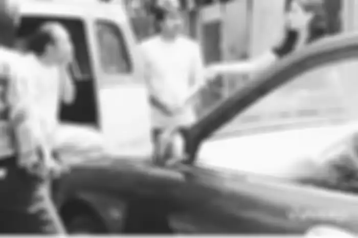 Kekasih Rano Karno di sinetron Si Doel Anak Sekolahan ini mengunggah foto duka. Lawan main Mandra di sinetron itu meninggal karena Covid-19.