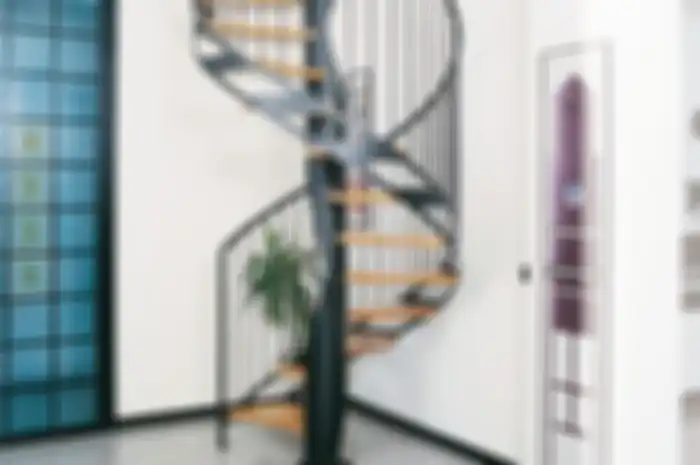 Ilustrasi tangga spiral.