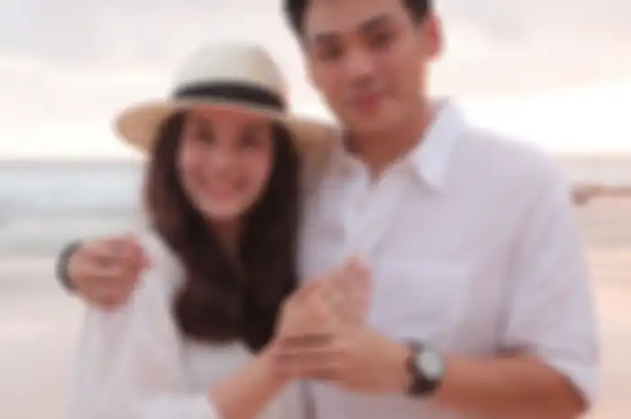 Chelsea Islan resmi dilamar oleh Rob Clinton Kardinal