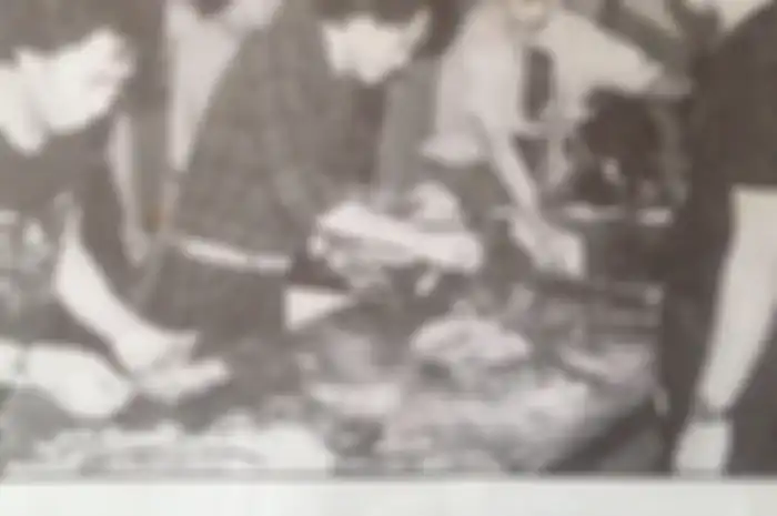 Foto jadul sang komedian yang memaksa Kasino ajari dirinya melawak beredar di media sosial. Kini, Miing Bagito makin tajir sebagai anggota DPR.
