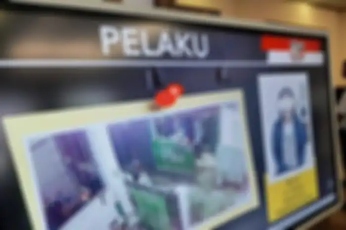 Foto pelaku pelecehan seksual di Pesanggrahan yang ditampilkan saat jumpa pers di Polres Metro Jakarta Selatan, Selasa (26/10/2021).