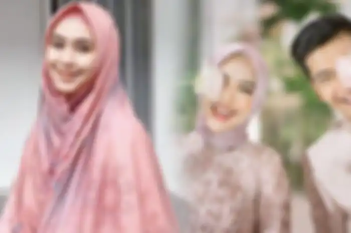 Kolase foto Oki Setiana Dewi, Ria Ricis, dan Teuku Ryan.  