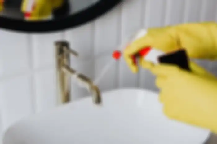 tips membersihkan wastafel kamar mandi