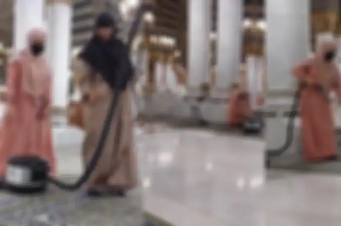 Yatt Hamzah mengunggah video saat jadi cleaning service Masjid Nabawi