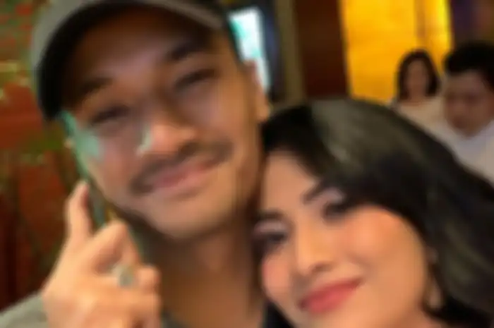 Vanessa Angel dan Bibi Ardiansyah tewas dalam kecelakaan mobi di Tol menuju Surabaya