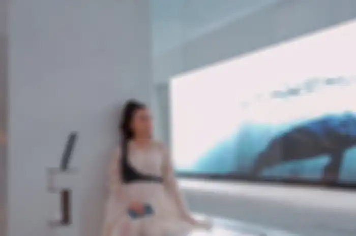 Potret terbaru Nikita Willy saat kenakan dress mini transparan.