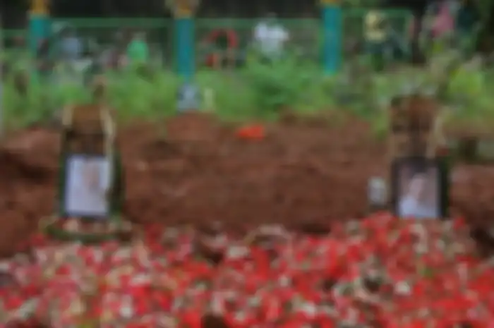 Makam Vanessa Angel dan Bibi Ardiansyah