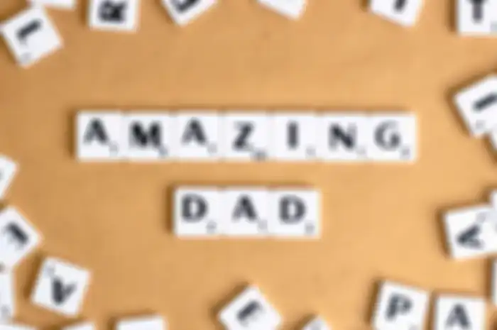 Ungkapan hari ayah yang paling umum dalam bahasa Inggris adalah happy father's day.