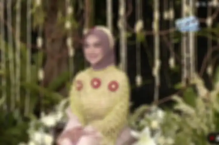 Ria Ricis menggelar prosesi siraman yang berlangsung pada Selasa (9/11/2021).