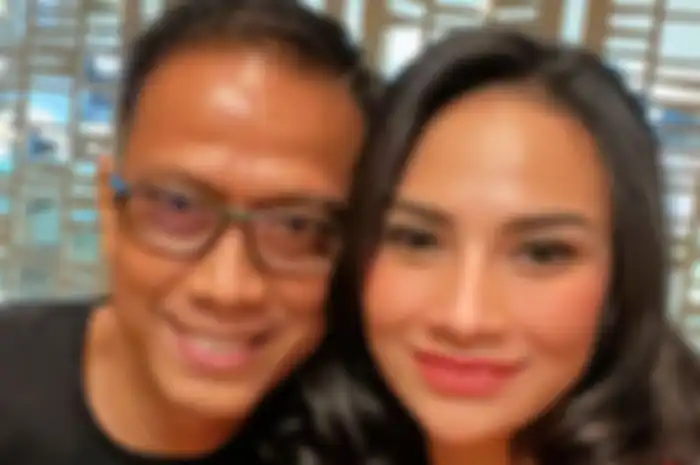 Vanessa Angel bersama sang ayah Doddy Sudrajat.