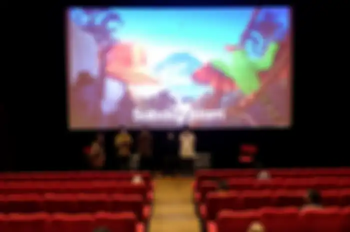 Penonton yang meliputi sineas, produser, aktor, maupun penikmat film menyaksikan video musik animasi garapan para siswa SMK Raden Umar Said (RUS) Kudus, Jawa Tengah, yang berjudul "Sabda Alam" yang diputar dalam Balinale International Film Festival 2021 di Cinema XXI Park 23 Kuta Selatan, Badung, Ba