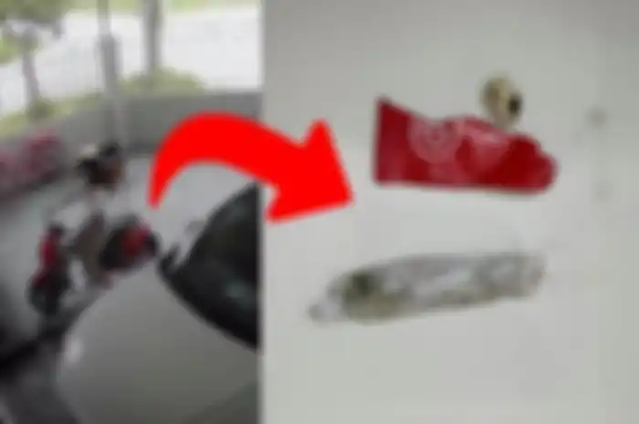 Tampilan CCTV yang menunjukkan seorang wanita yang berlagak jadi kurir antar barang tapi malah selingkuh dengan suaminya